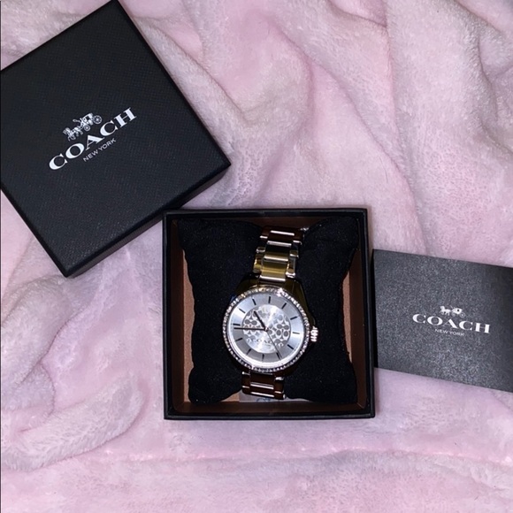 Coach Watch - Picture 1 of 5